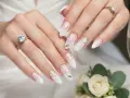 Modny manicure ślubny 2026: Trendy dla Panny Młodej i Gości