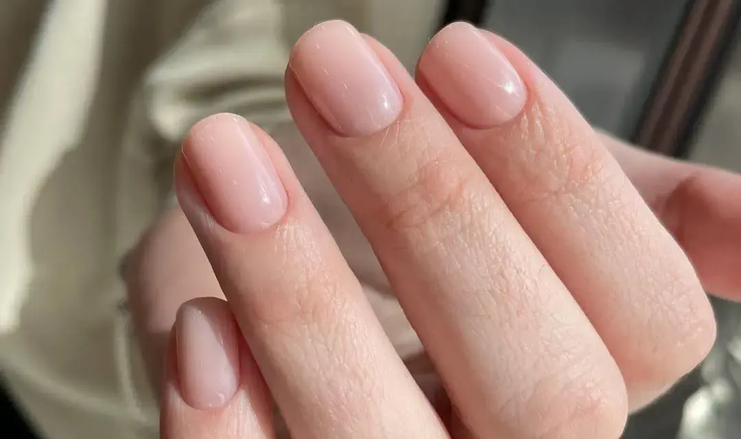 Manicure tytanowy w domu: Poradnik krok po kroku (bez lampy!)