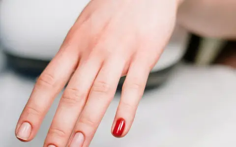 Manicure Japoński: Sekrety Zdrowych i Lśniących Paznokci