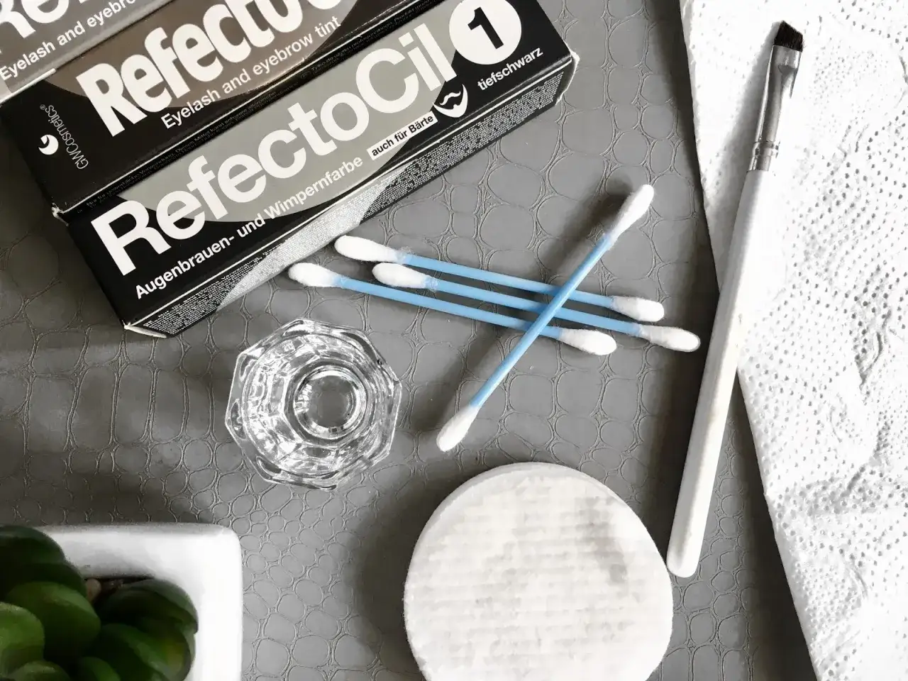Zdjęcie Jak mieszać hennę RefectoCil? Instrukcja krok po kroku